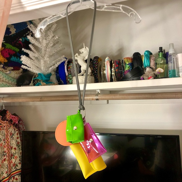 🛑SOLD🛑Neon Mini Purse Cluster 💕🍊🥝🍌 - Picture 6 of 11